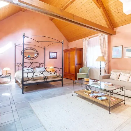 Hortensia - Piscine Partagee 別荘 *